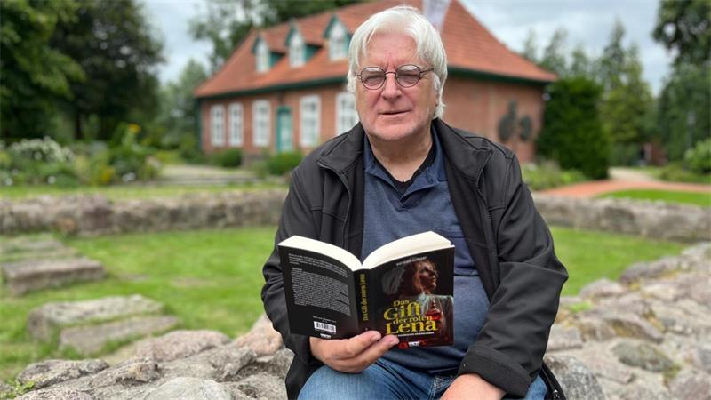 Rote Lena: Neue Spuren zur Harsefelder Giftmischerin Dietrich Alsdorf hat mit „Das Gift der roten Lena“ seinen zweiten Roman über die Harsefelder Giftmischerin geschrieben.