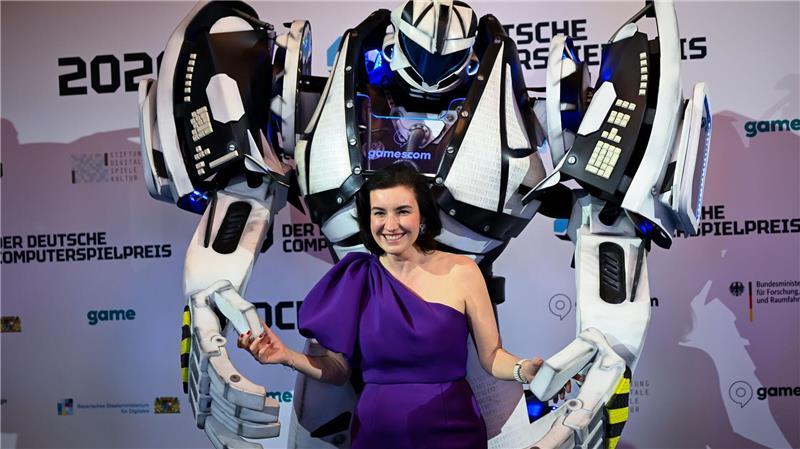 Digitalministerin Dorothee Bär (CSU) verkündete den Hauptgewinner. 