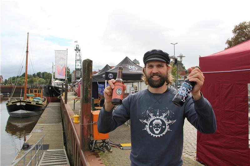 Diplom-Braumeister und Bier-Sommelier Fiete Matthies beim Craft-Beer-Festival in Stade im September 2021.