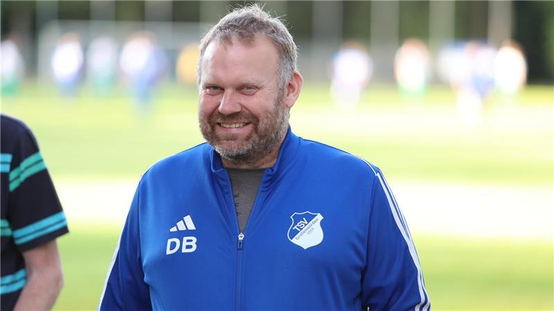 Großenwördens Stefan Meyer: Der Mann mit dem goldenen Puschen Dirk Beckmann ist seit 17 Jahren Obmann beim TSV.