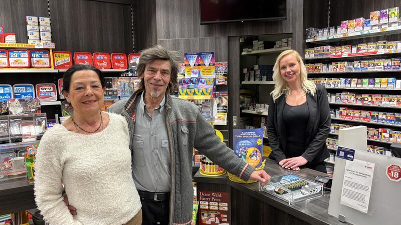 Dirk Blumentritt und seine Frau Ilona stehen ab sofort nicht mehr hinterm Tresen. Daniela Wichert hat den Sprung in die Selbstständigkeit gewagt.