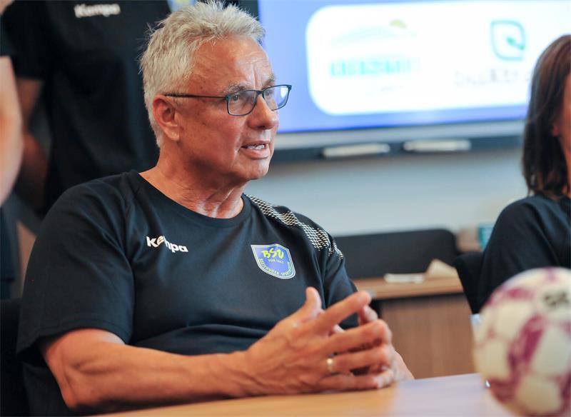 Dirk Leun: Zwischen Neustart und Abschied vom Buxtehuder SV Dirk Leun war fast 18 Jahre Trainer des Buxtehuder SV.