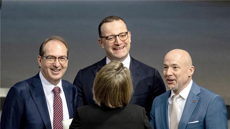 Dobrindt, Spahn und Hoffmann bei Bundestagsdebatte