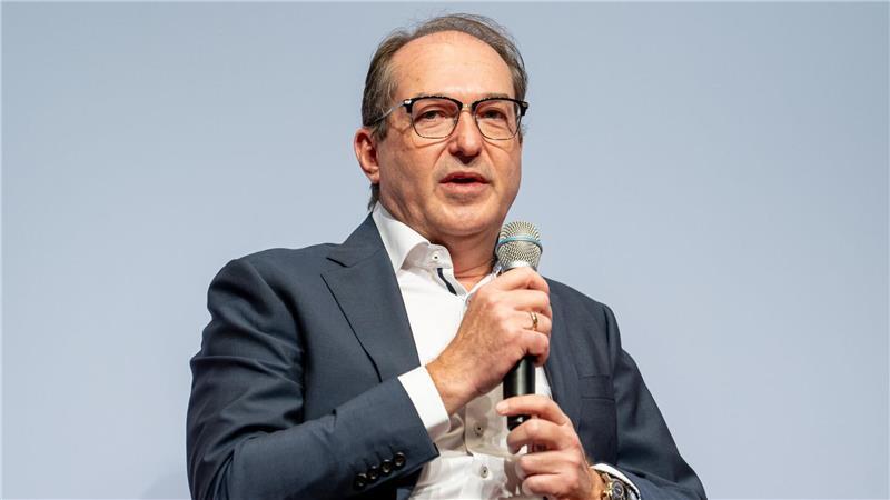 Dobrindt verteidigt Kurs bei Aufnahme von Afghanen Dobrindt sprach mit Blick auf die Ampel von einem geerbten Problem.