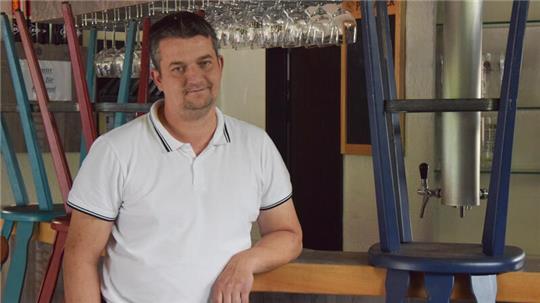 Dominik Geitner war Gastwirt in der Horneburger Perle bevor er sich im Buxtehuder Tennisheim selbstständig gemacht hat.