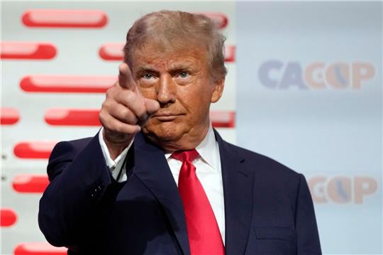 Donald Trump ist im US-Bundesstaat Georgia mit einer Anklage konfrontiert.