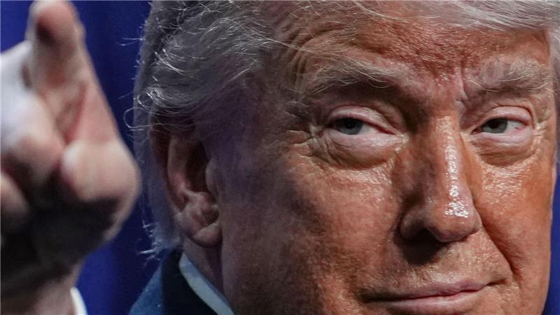 Rückkehr des verrückten Königs - Sloterdijk analysiert Trump Donald Trump stellt sich gern selbst in eine Reihe mit großen historischen Persönlichkeiten (Archivbild).