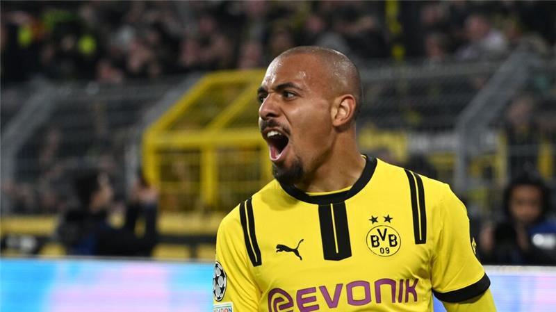 Donyell Malen bejubelt seinen Treffer.