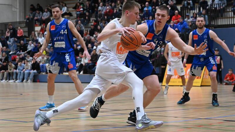 Zwei Niederlagen in Göttingen: VfL Stade droht frühes Play-off-Aus Doppelte Niederlage zum Auftakt in die Play-offs gegen Göttingen für den VfL Stade um Henning Schaake.