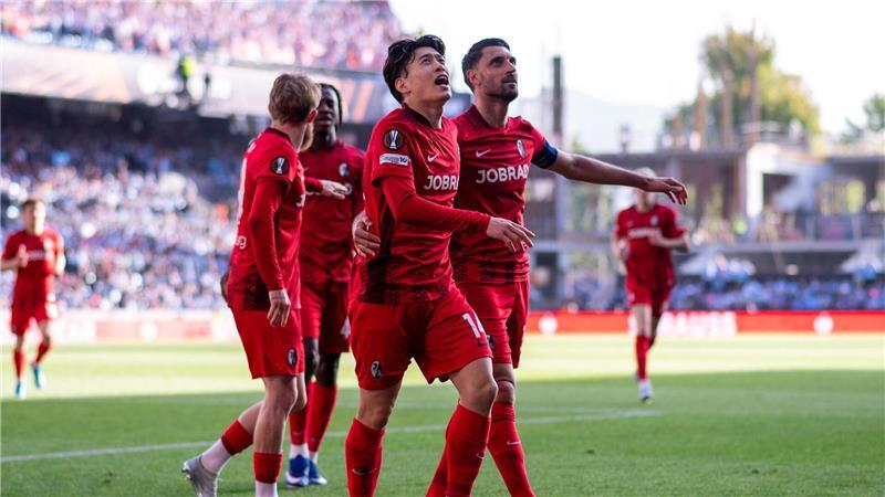 Doppeltorschütze für den SC: Yuito Suzuki (M.).