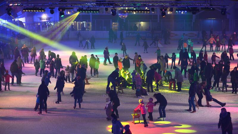 Nach 35 Jahren: Harsefelds Eismeister „Olli“ verabschiedet sich Dort arbeiten, wo andere feiern: In der Eishalle gibt es im Winter viele Veranstaltungen, von Kinderdisco bis Hütten-Party.