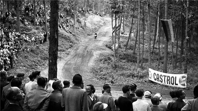 Dort wo die Tongrube der Ziegelei Katt Anfang des 20. Jahrhunderts noch war, fand 1953 ein Motocrossrennen statt.