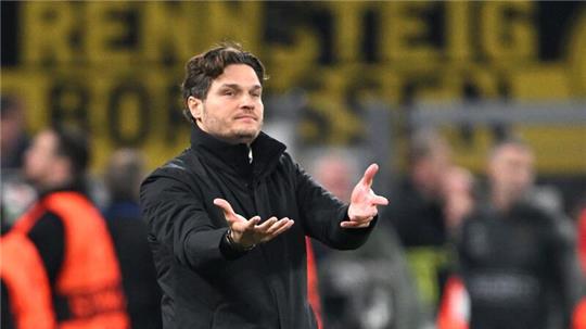 Dortmunds Coach Edin Terzic geht zuversichtlich in die Partie beim FC Bayern.