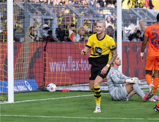 Dortmunds Marco Reus jubelt über seinen Treffer zum 1:0.