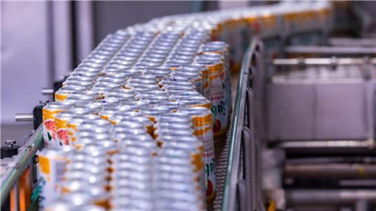 Dosenbier wird wieder häufiger gekauft. (Archivbild)