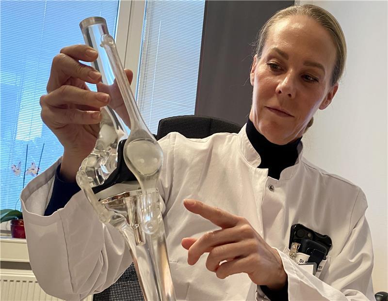 Dr. Bohlen gilt international als Expertin für robotische Kniechirurgie.