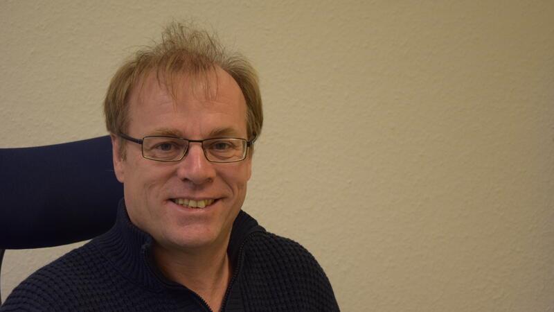 Bier und Bratwurst: Wie die Volkshochschule Buxtehude mehr Männer ansprechen will Dr. Dirk Pohl leitet die Volkshochschule Buxtehude. Die Kursangebote besuchen überwiegend Frauen.