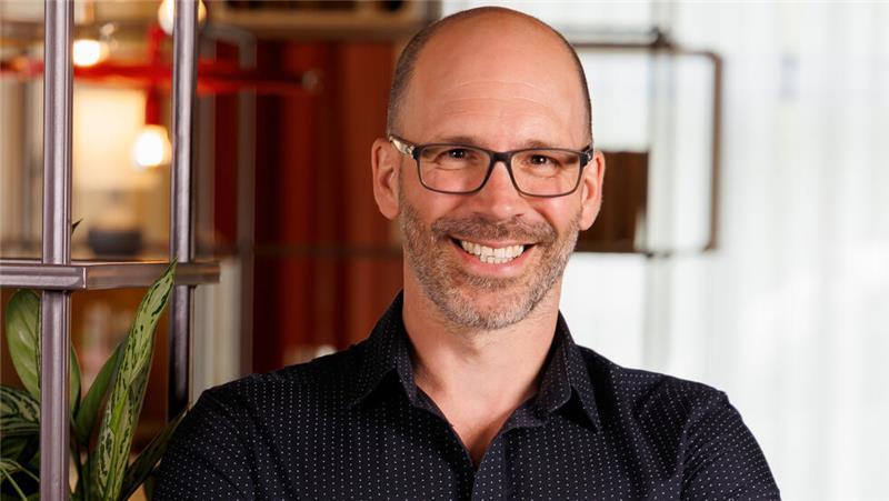 Blockade am Pissoir: Wenn es bei Männern nicht „läuft“ Dr. Enno Maaß ist stellvertretender Bundesvorsitzender der Deutsche PsychotherapeutenVereinigung (DPtV).