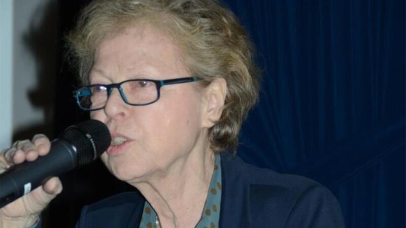 Dr. Frauke Dettmer bei ihrem Vortrag in Otterndorf.