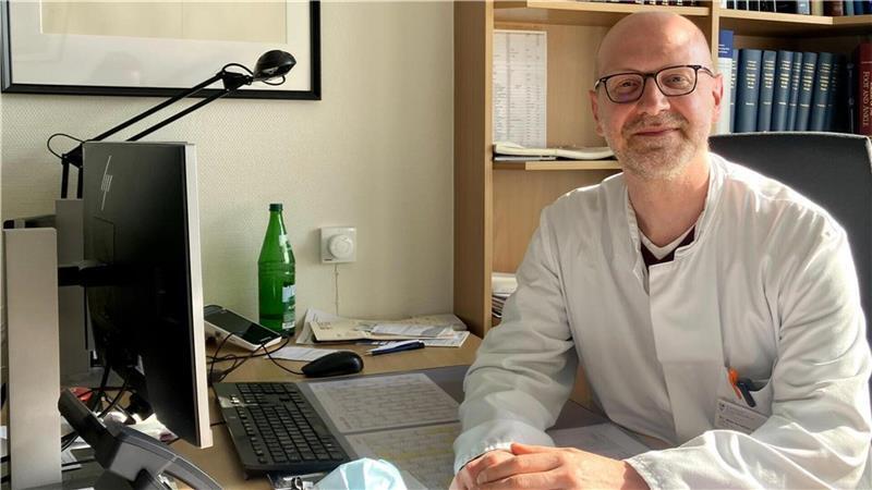 Dr. Nils-Kristian Dohse ist Chirurg am Agaplesion Diakonieklinikum Rotenburg und hat Tina Kuschel bei ihrer Fettabsaugung operiert.