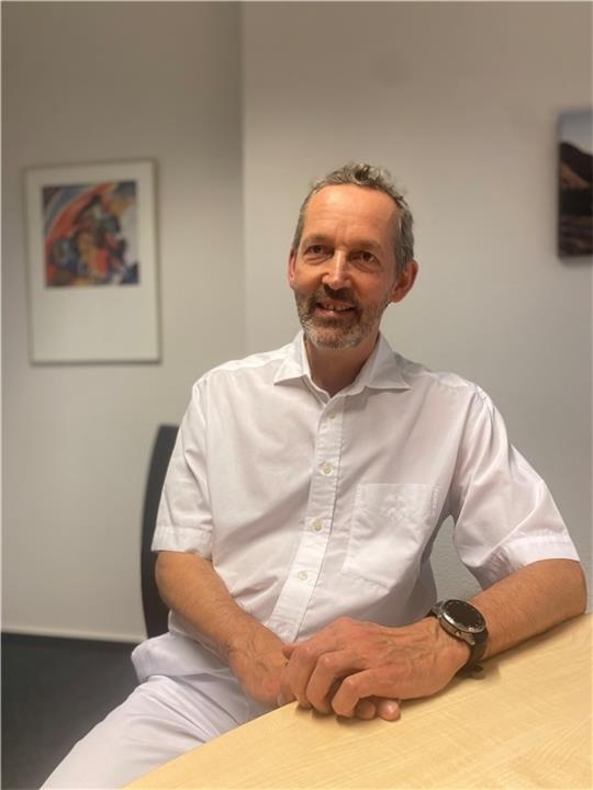 Dr. Peter Mohr.