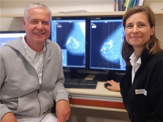 Dr. Thilo Töllner, Leiter des Brustzentrums Stade-Buxtehude, und Felicia Frischmuth, Fachärztin für Radiologie, haben das Programm mit entwickelt. Foto: Fehlbus