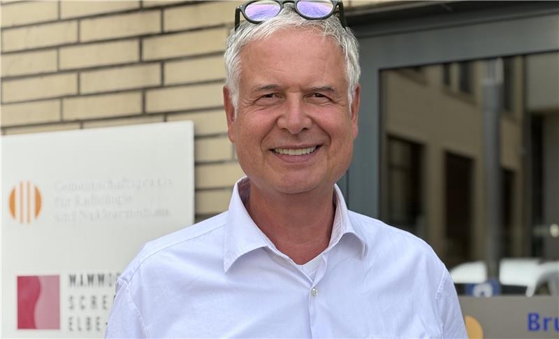 Hancken-Klinik: Viele Frauen nutzen Angebot zur Brustkrebs-Vorsorge Dr. Thilo Töllner ist als Arzt verantwortlich für das Mammographie-Screening Elbe-Weser. Das Programm zur Brustkrebs-Früherkennung läuft in der Region seit April 2006.