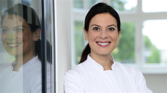 Dr. med. Miriam Fattouh, Oberärztin Kinderchirurgie am AKK, liebt was sie tut: zur Genesung der Kinder beitragen.