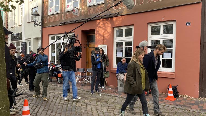 Dreharbeiten für „Neuer Wind im Alten Land“ fanden in Buxtehude sowie im Alten Land statt.