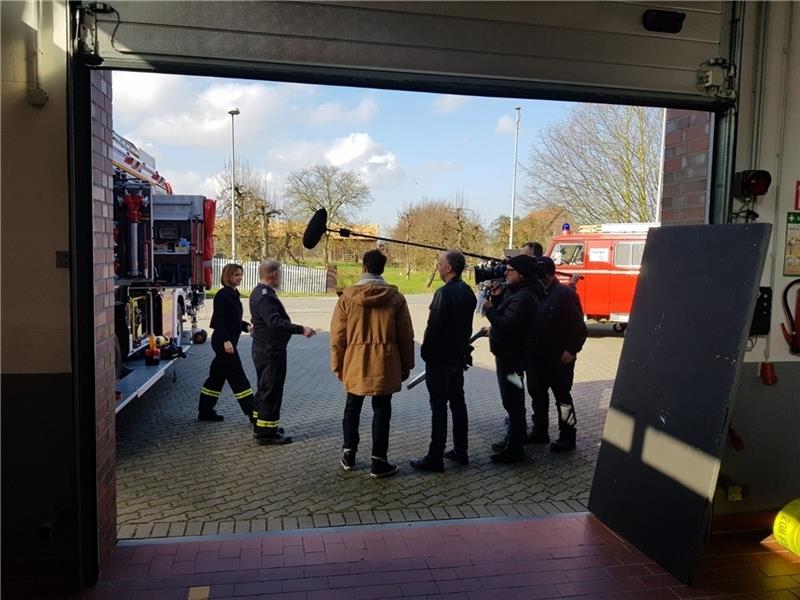 Dreharbeiten im Feuerwehrhaus in Königreich. Foto: Feuerwehr