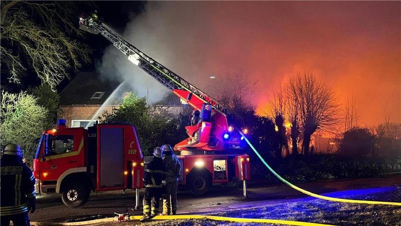 Drehleiter im Einsatz.