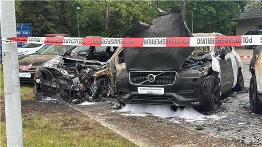 Drei Autos von Autohändler Hadi wurden zerstört.