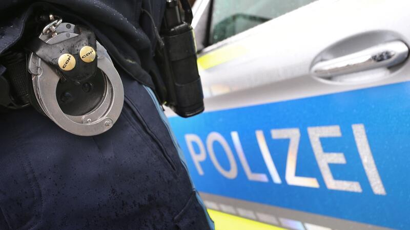 Drei Familienmitglieder sollen eine Putzhilfe misshandelt haben. Das Amtsgericht Clausthal-Zellerfeld erließ Haftbefehl gegen die drei Personen aus Salzgitter. (Symbolbild)