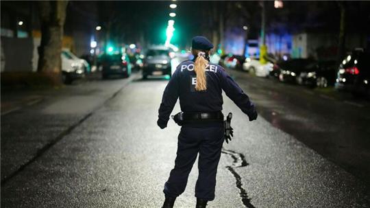 Drei Frauen sind in einem Bordell in Wien-Brigittenau tot aufgefunden worden. Ein Tatverdächtiger befindet sich in Polizeigewahrsam.