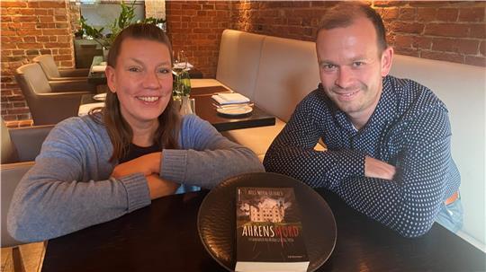 Drei Gänge und ein Todesfall: Mit „Crime & Dine“ servieren Birte Ellermann und Tim Mertz im SeaBreeze Kulinarik und Krimi-Kultur.