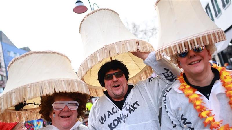 „Wackelkontakt“: Der Winter-Partyhit kommt vom Tegernsee Drei „Lampen aus den Siebzigern“ feiner in Köln. (Archivbild).