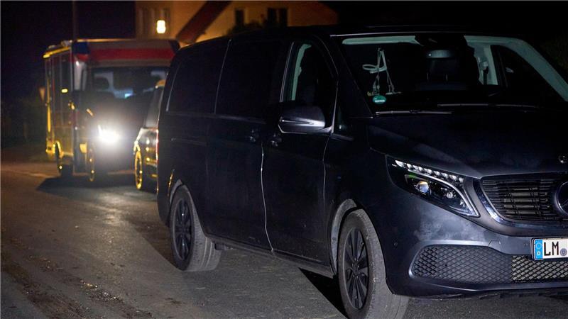 Drei Leichen wurden schon in der Nacht des Unglücks abtransportiert. (Archivbild)