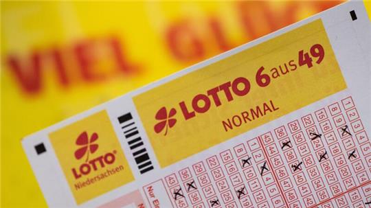 Drei Lottospieler aus Niedersachsen haben viel Geld gewonnen. (Archivbild)