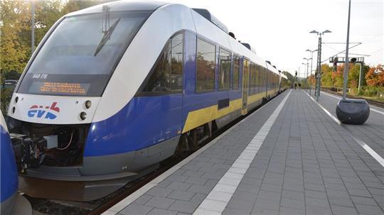 Drei Männer geraten am Rotenburger Bahnhof aneinander (Synonym).
