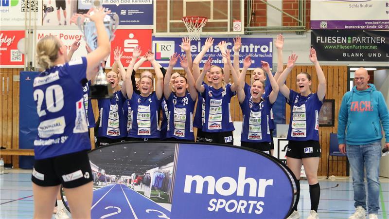 Mohr-Sports-Cup: Gastgeber JSG schafft Historisches Drei Mal hatte der BSV am Stück das Turnier gewonnen. Jetzt nimmt der Handewitter SV den Pokal mit nach Hause.