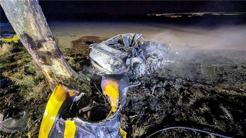 Drei Menschen starben bei diesem Autounfall. (Handout)