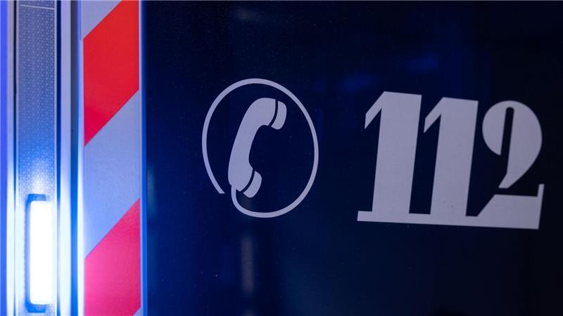 Drei Menschen werden nach einem technischen Defekt in einem Zug durch Rauch verletzt. (Symbolbild)