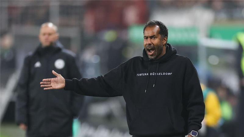 Tabellenführer Düsseldorf verliert erneut, Schalke mit 0:0 Drei Niederlagen aus vier Spielen: Fortuna-Coach Thioune.