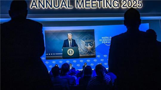 Drei Tage nach seinem Amtsantritt ließ sich Trump beim Weltwirtschaftsforum zuschalten.