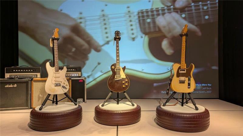 Gitarren von Jeff Beck für Millionen versteigert Drei legendäre Gitarren von Jeff Beck - „Anoushka“, „The Oxblood“ und „The Tele-Gib“