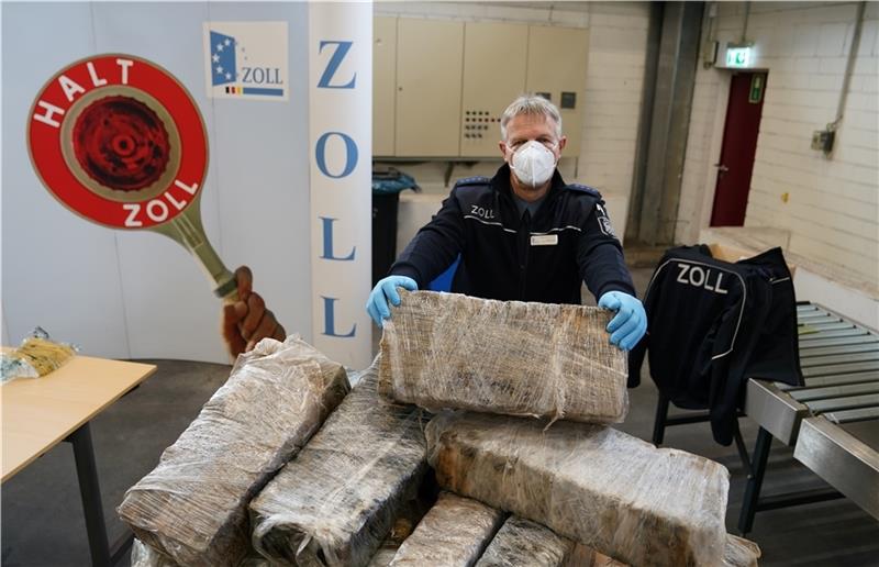 Drogen-Einfallstor Hamburger Hafen: Zuletzt hat der Zoll hier 2,6 Tonnen Kokain sichergestellt. Foto: dpa