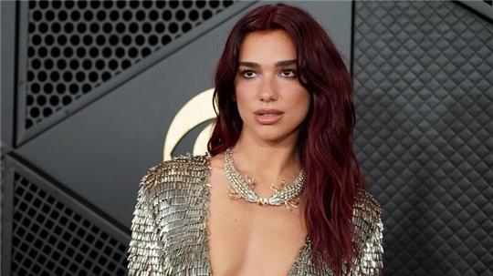 Dua Lipa ist dankbar für die Situationen im Leben außerhalb der Komfortzone.