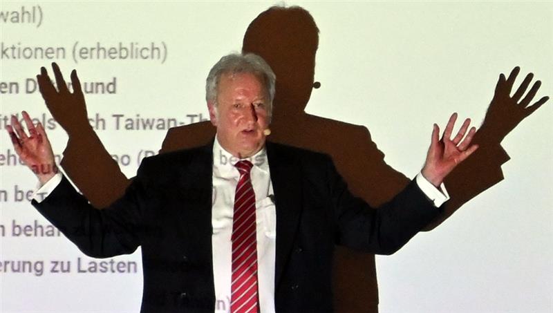 Dunkle Schatten über Deutschland: Chefvolkswirt der Netfonds AG, Folker Hellmeyer, ist in Sorge. Foto: Vasel