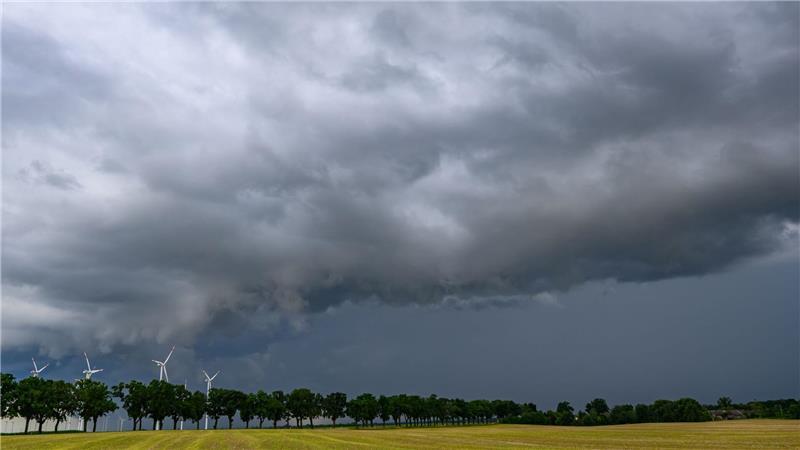 Dunkle Wolken zeigen sich in den kommenden Tagen öfter in Deutschland. 