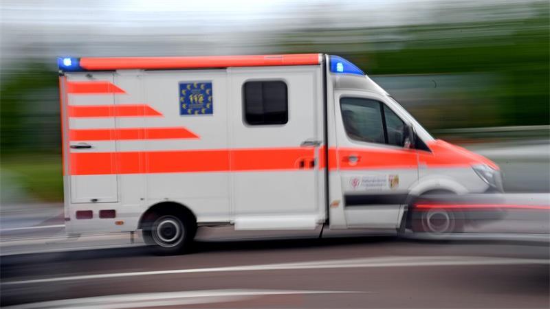 Durch den Unfall wurden fünf Menschen verletzt. (Symbolbild)